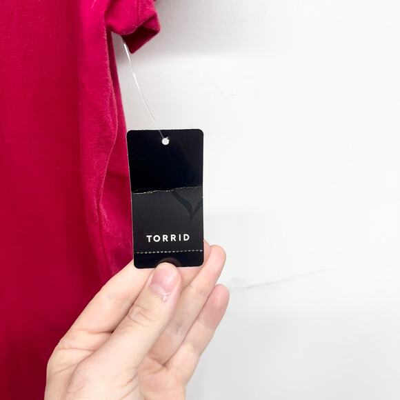 Torrid Women Red "No Selfie Control" Short Sleeve T Shirt 1/1X NWT - Picture 2 of 4